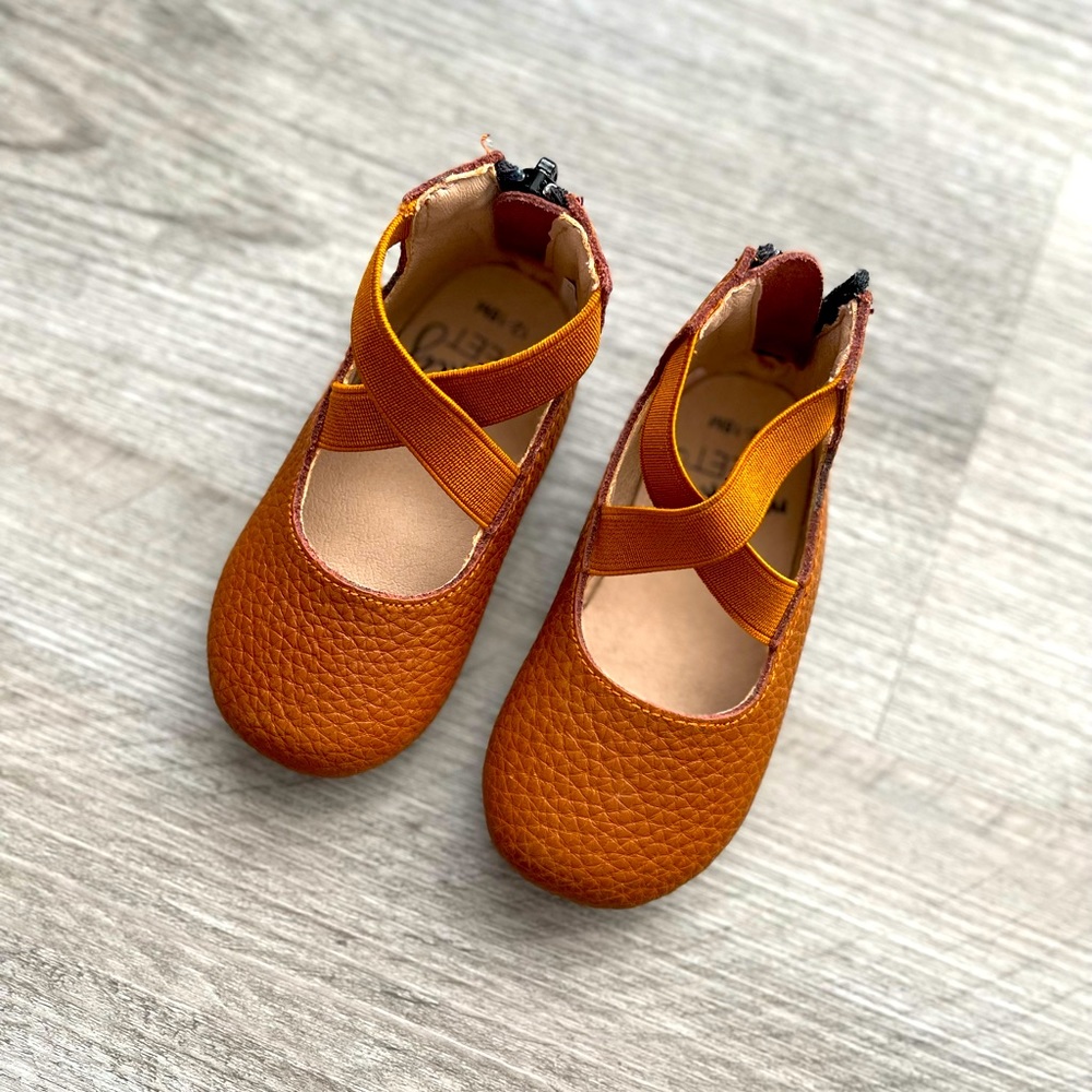 Monkey Feet Flats